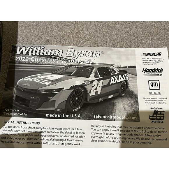 WILLIAM BYRON 2022 AXALTA HENDRICK MOTORSPORTS CAMARO 1:24 SALVINOS JR MODEL CAR - Picture 12 of 13